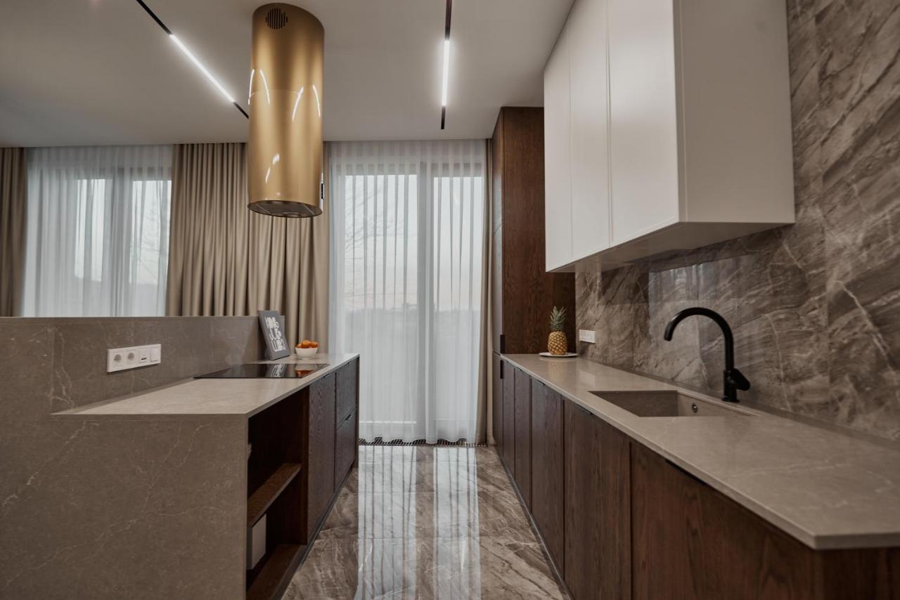 Kostjukowski Apartments Avalon Lvov Exteriér fotografie
